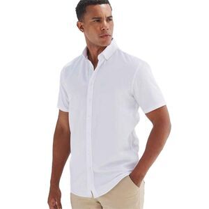 Henbury Mens Cotton Feel CoolPlus Short-Sleeved Shirt / White
